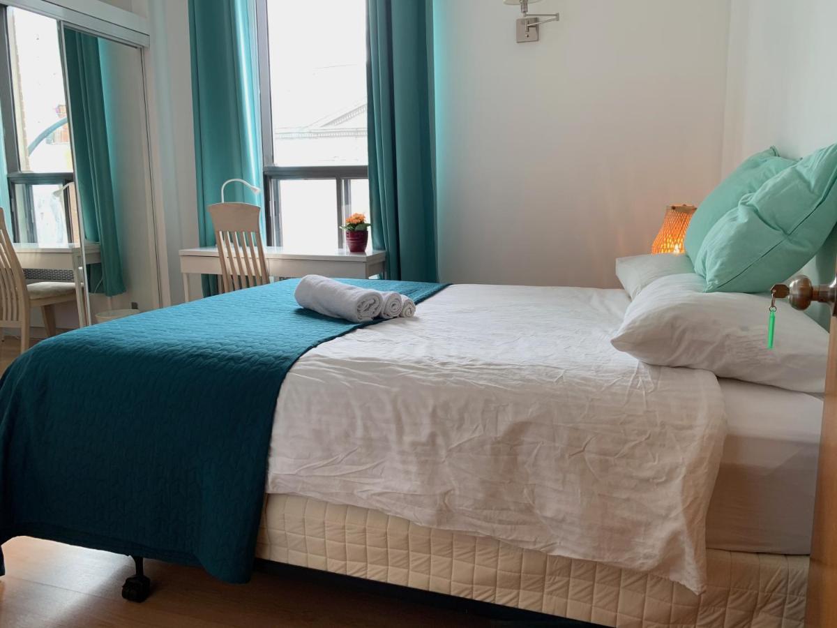 Chambres El Mediterraneo Rooms Montréal Buitenkant foto